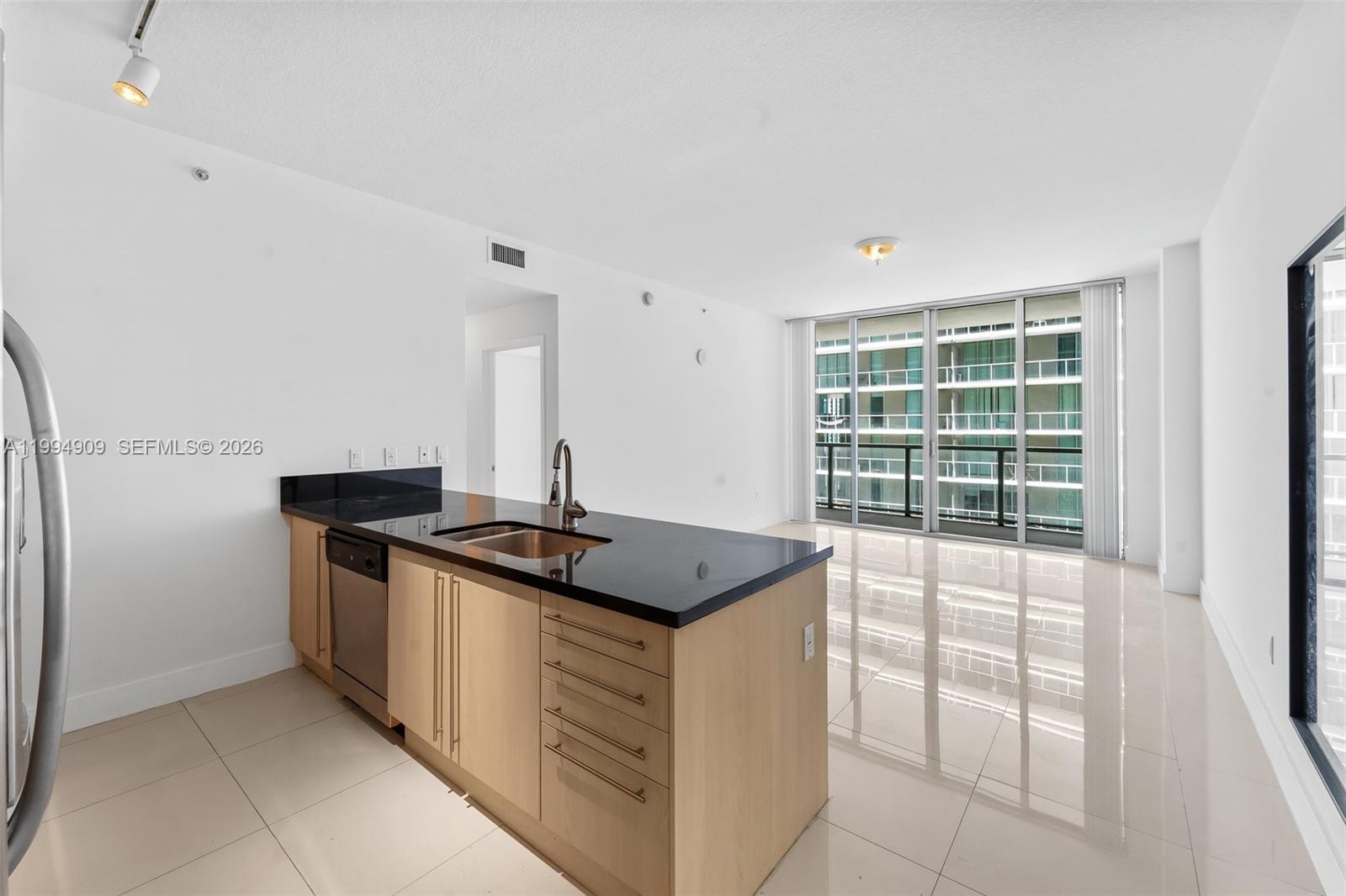 79 SW 12th St #2108-S, Miami FL 33130