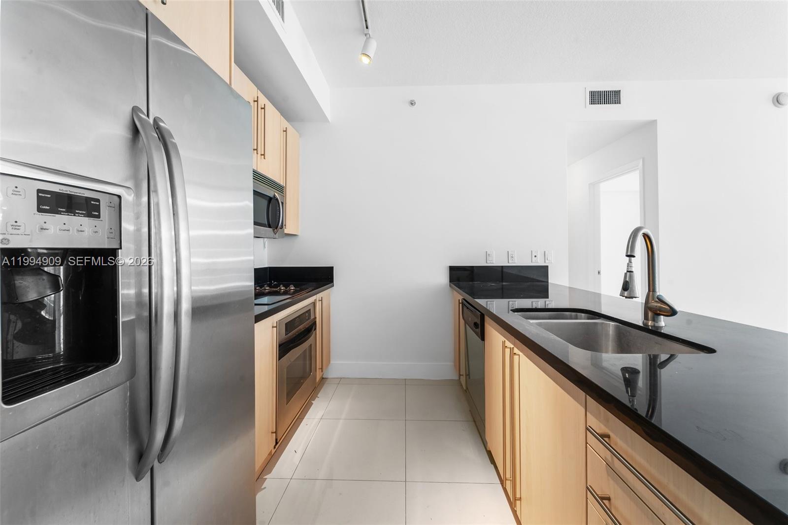 79 SW 12th St #2108-S, Miami FL 33130