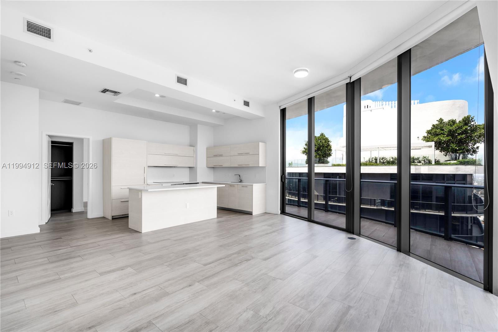 45 SW 9th St #4708, Miami FL 33130