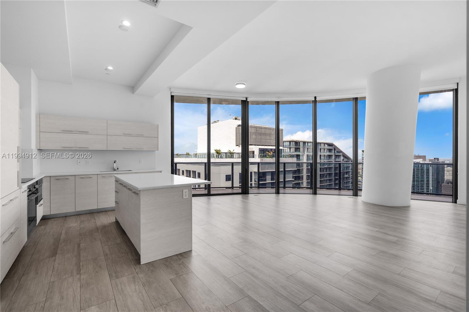 45 SW 9th St #4708, Miami FL 33130