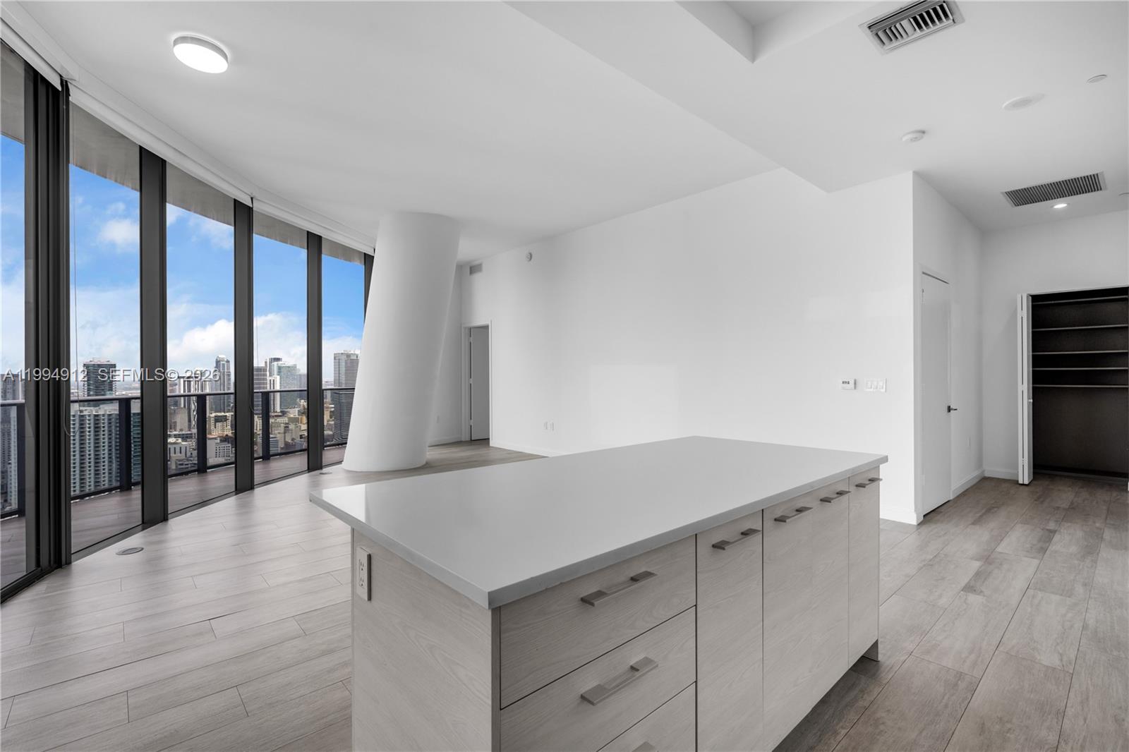 45 SW 9th St #4708, Miami FL 33130