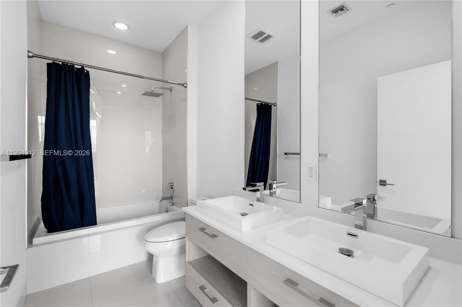 45 SW 9th St #4708, Miami FL 33130