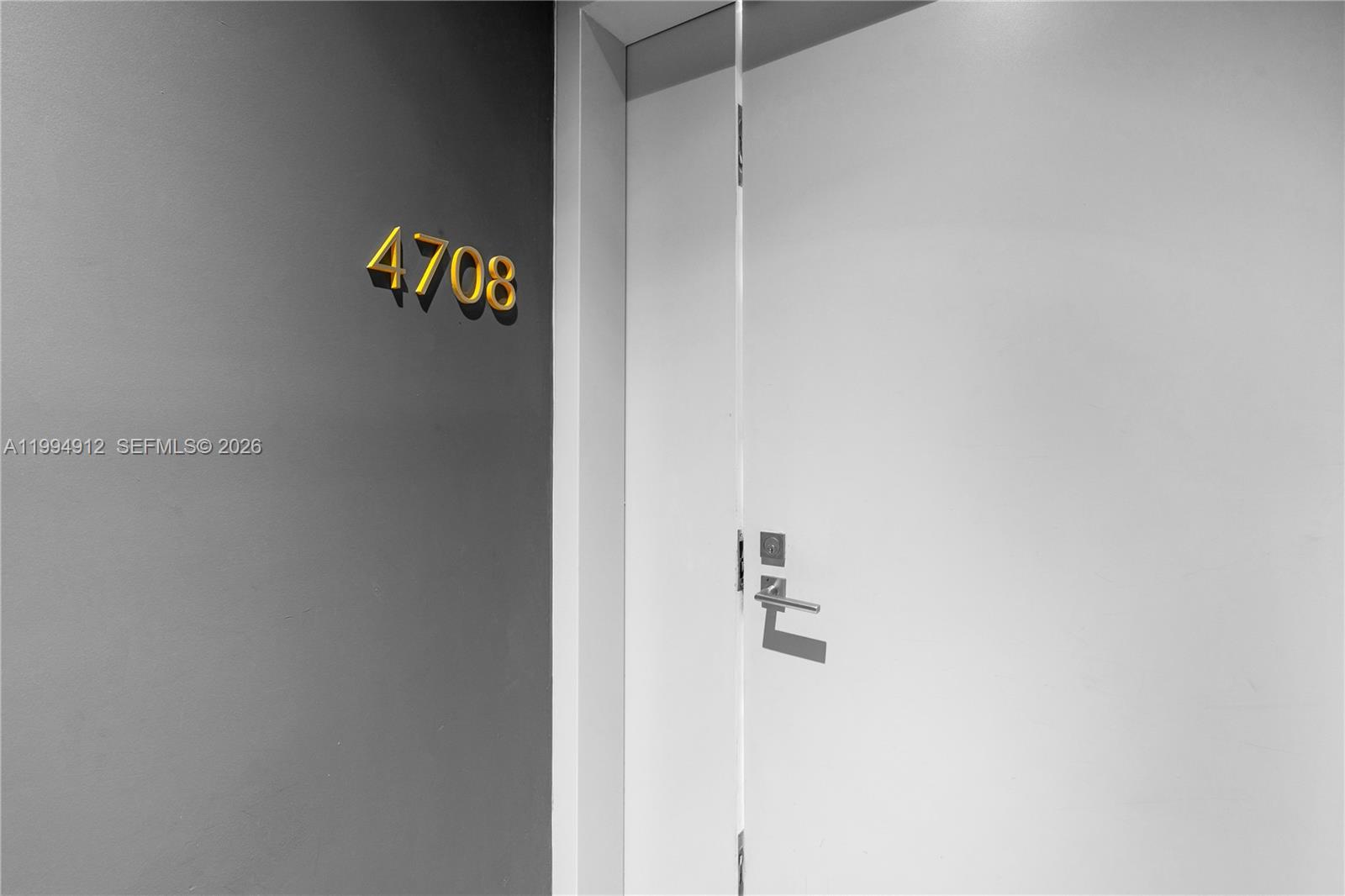 45 SW 9th St #4708, Miami FL 33130