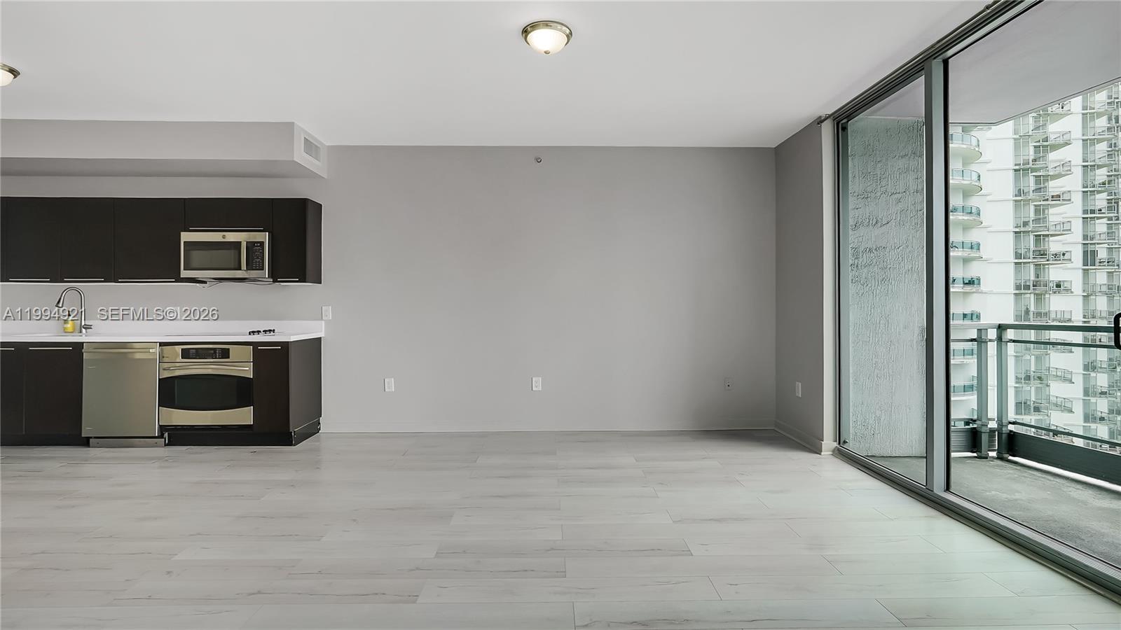 90 SW 3rd St #3003, Miami FL 33130