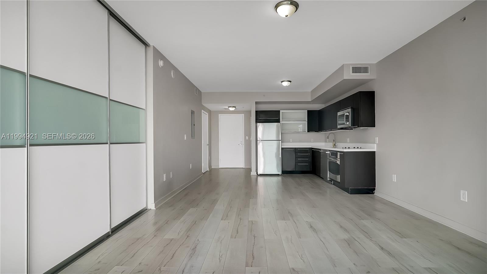 90 SW 3rd St #3003, Miami FL 33130