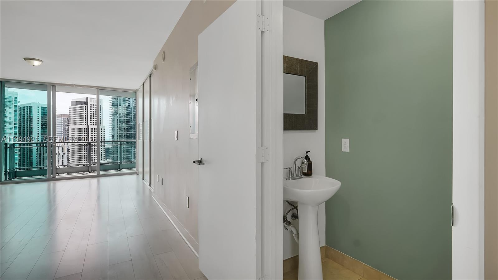 90 SW 3rd St #3003, Miami FL 33130