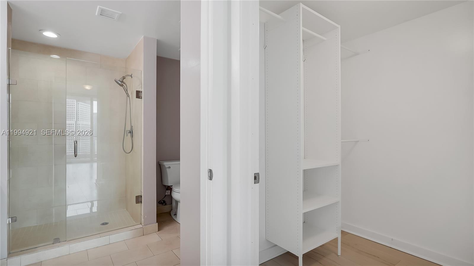90 SW 3rd St #3003, Miami FL 33130