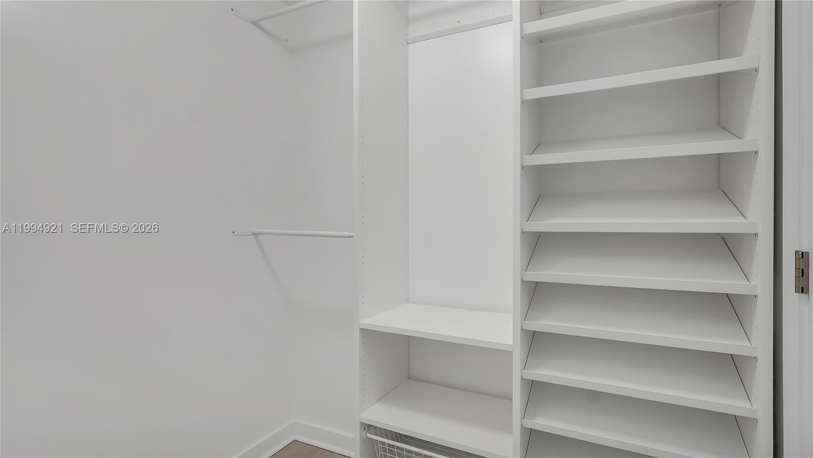 90 SW 3rd St #3003, Miami FL 33130