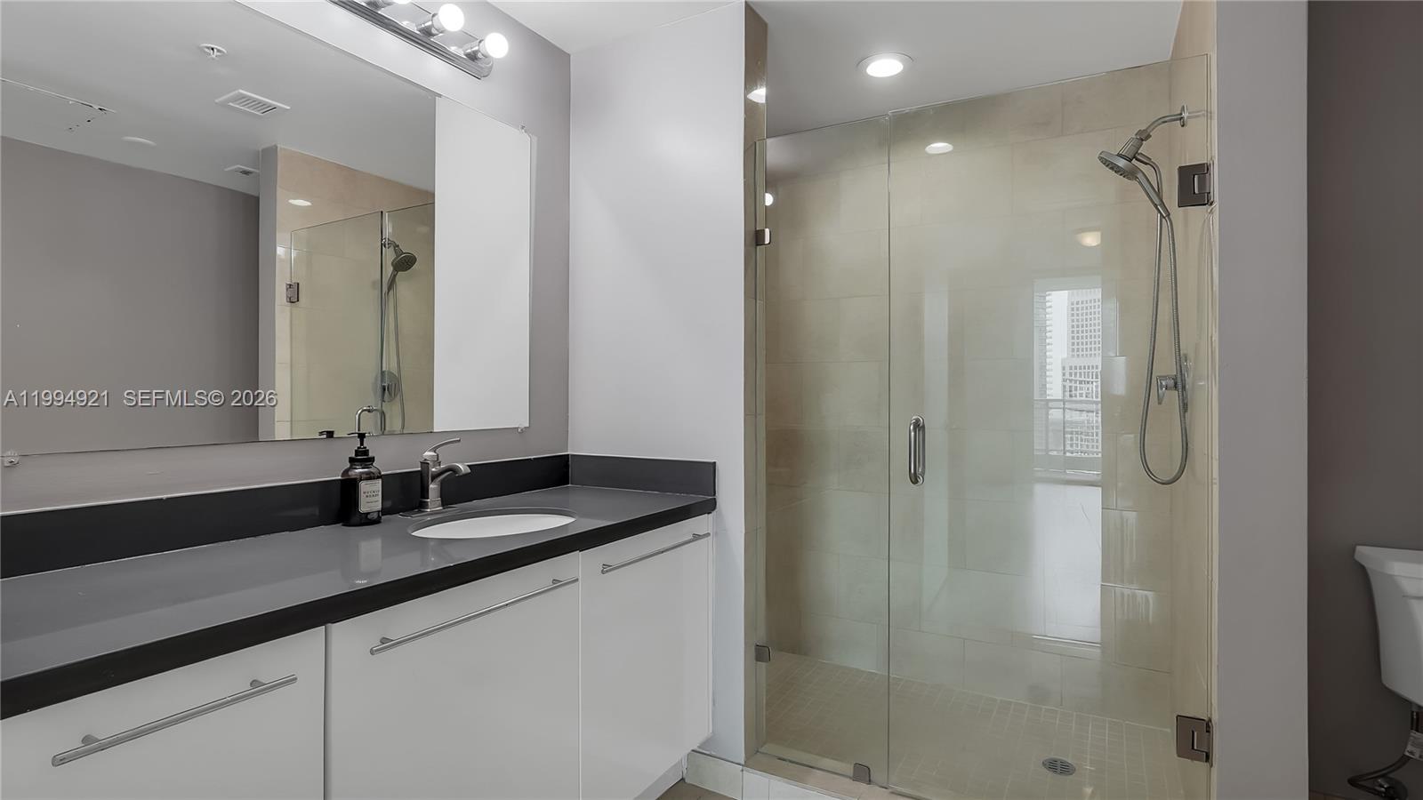 90 SW 3rd St #3003, Miami FL 33130