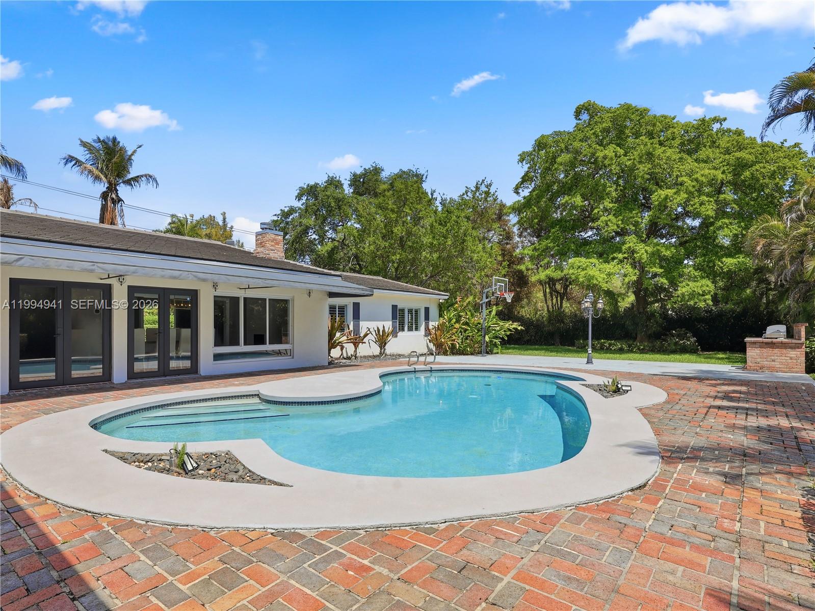 8500 SW 70th St, Miami FL 33143