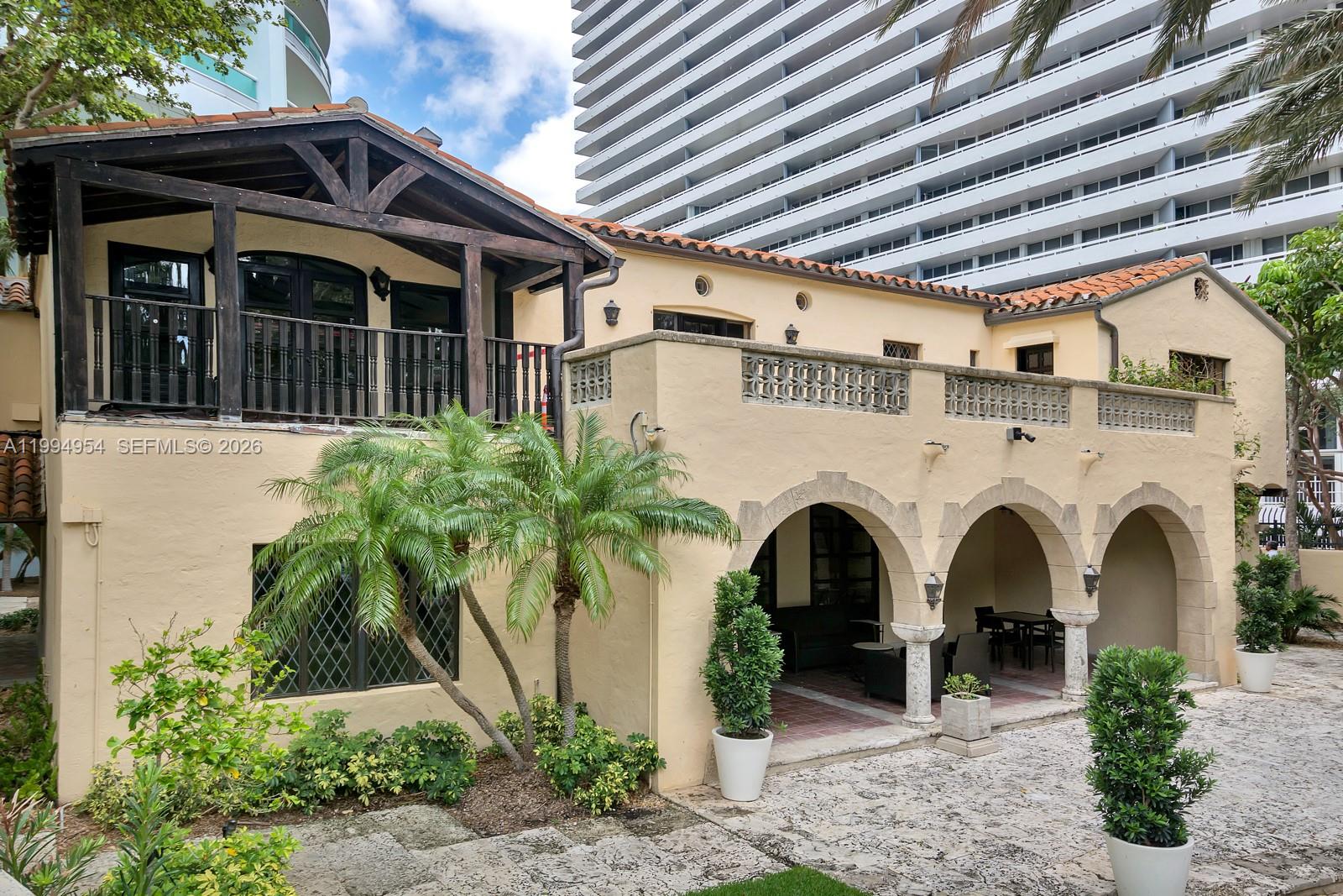 1643 Brickell Ave #2805, Miami FL 33129