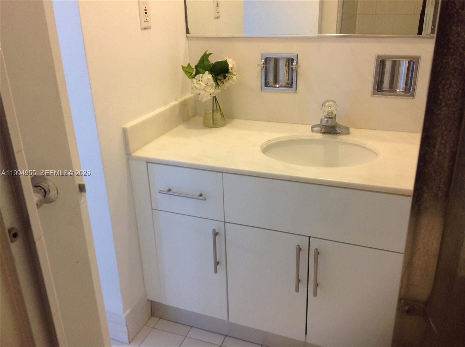 5151 Collins Ave #1119, Miami Beach FL 33140
