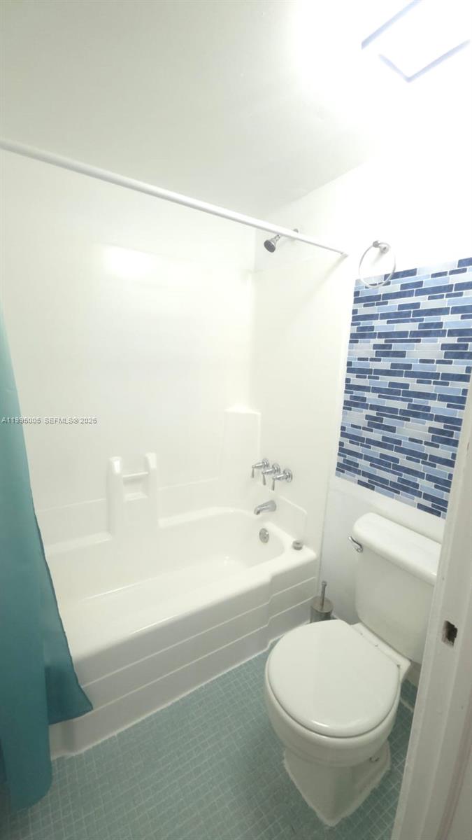 2350 NE 135th St #1402, North Miami FL 33181