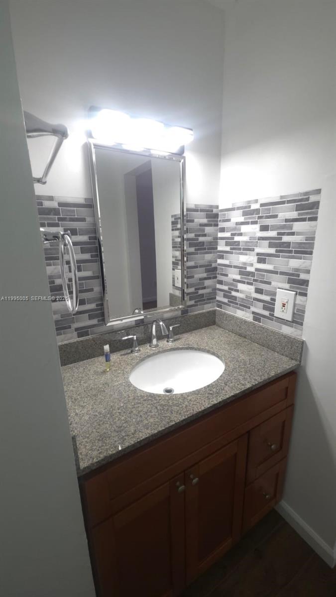 2350 NE 135th St #1402, North Miami FL 33181