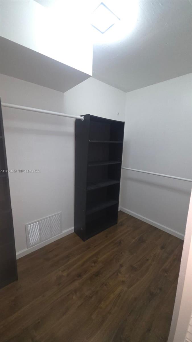 2350 NE 135th St #1402, North Miami FL 33181