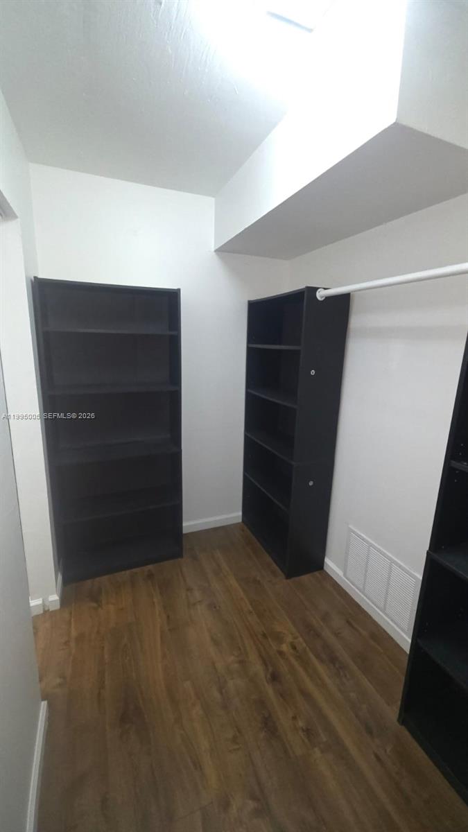 2350 NE 135th St #1402, North Miami FL 33181