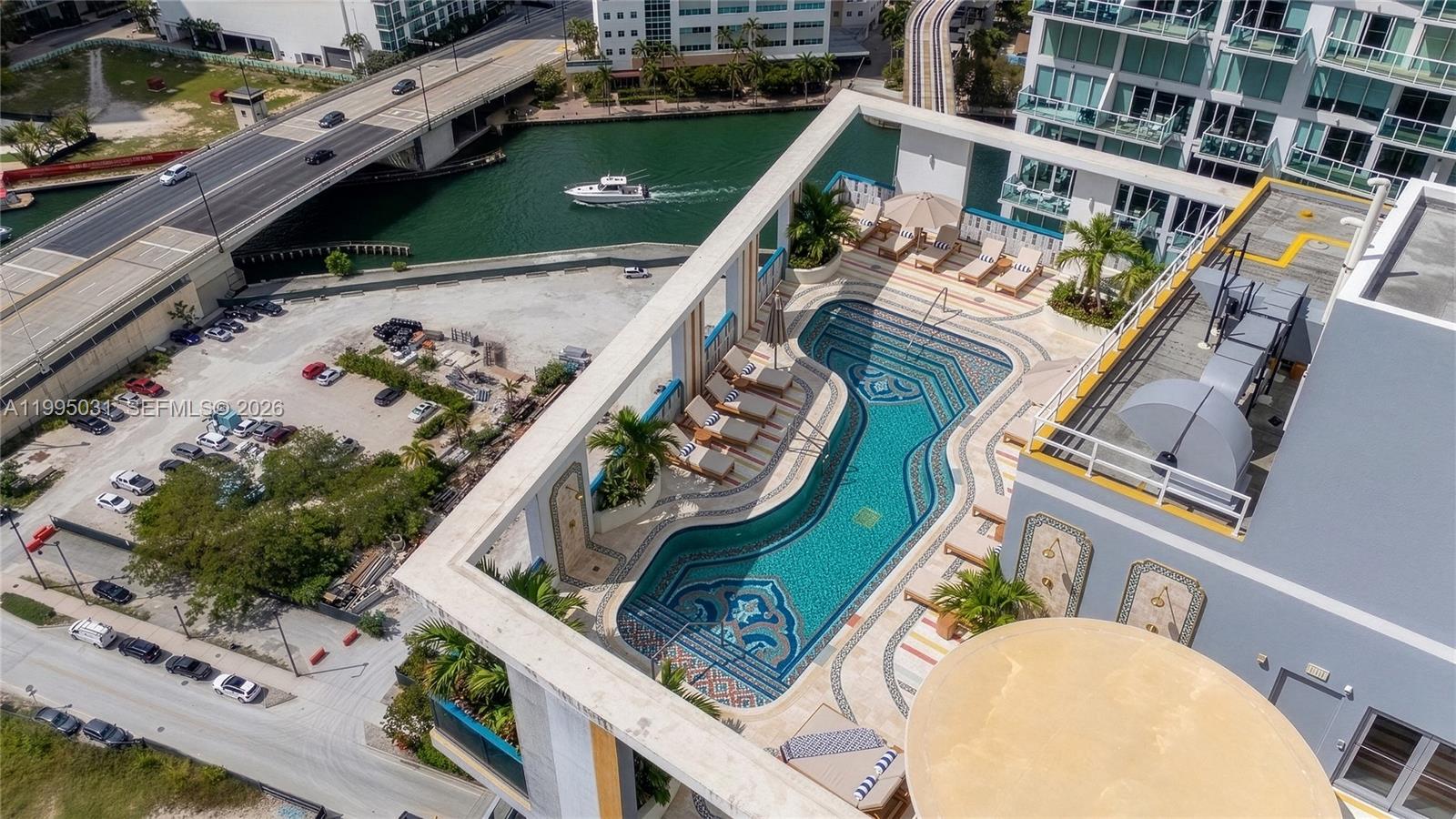 31 SE 6th St #1906, Miami FL 33131