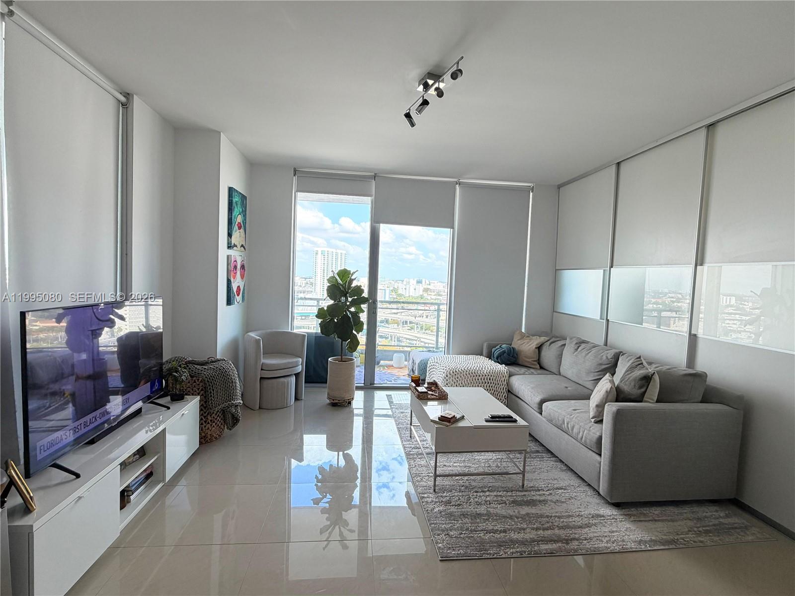90 SW 3RD STREET #2112, Miami FL 33130