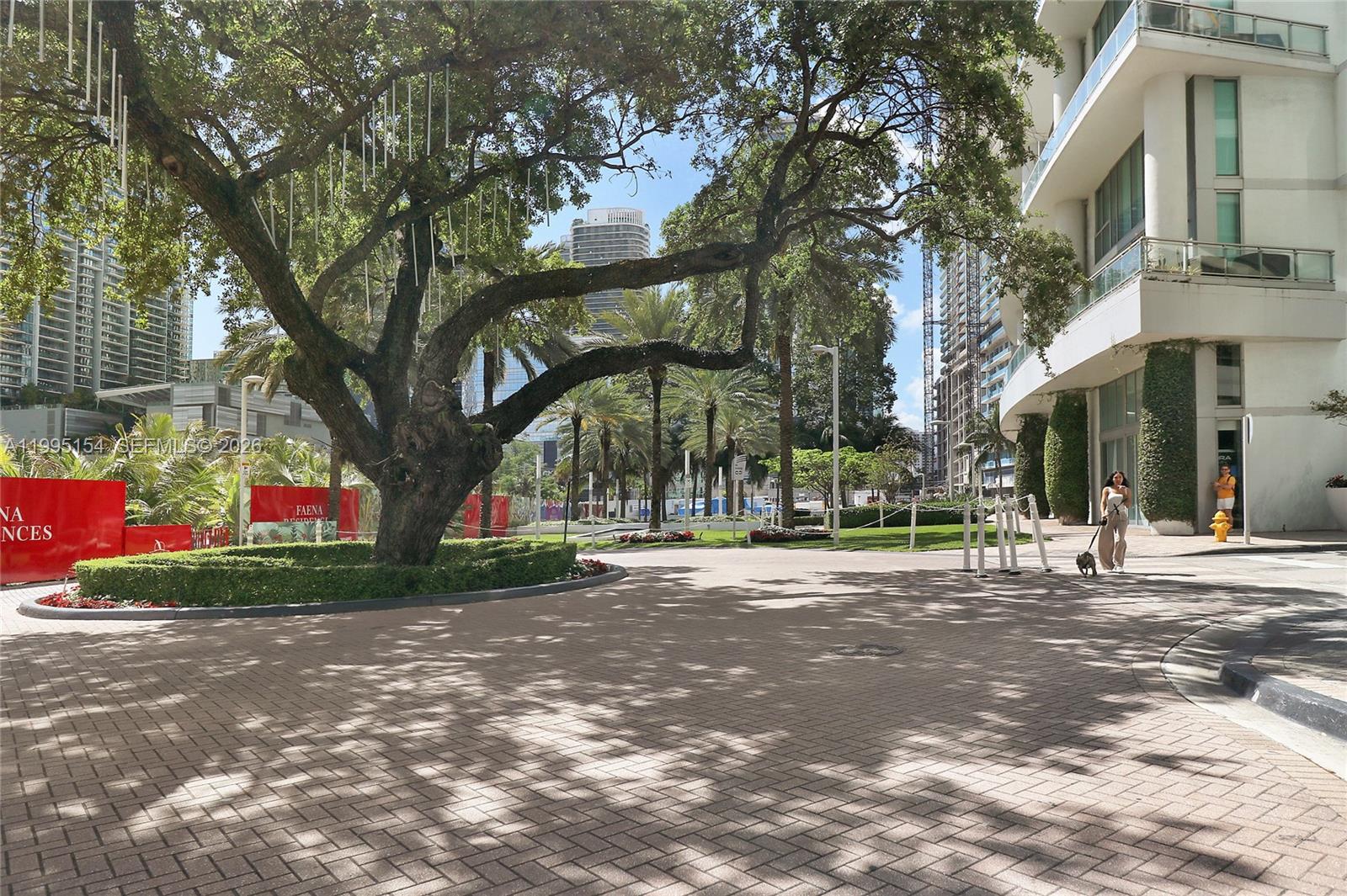 350 S Miami Ave #4110, Miami FL 33130