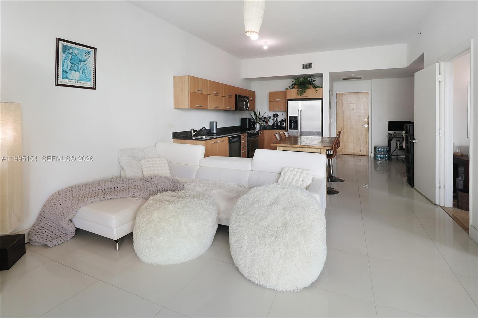 350 S Miami Ave #4110, Miami FL 33130