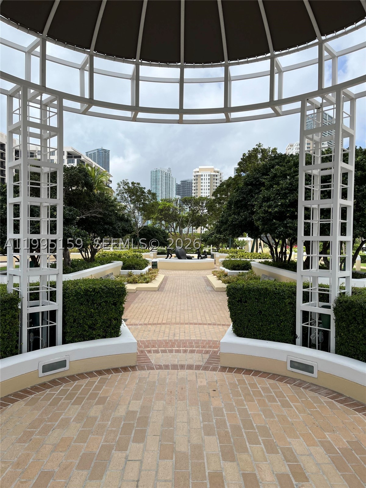 808 Brickell Key Dr #2002, Miami FL 33131