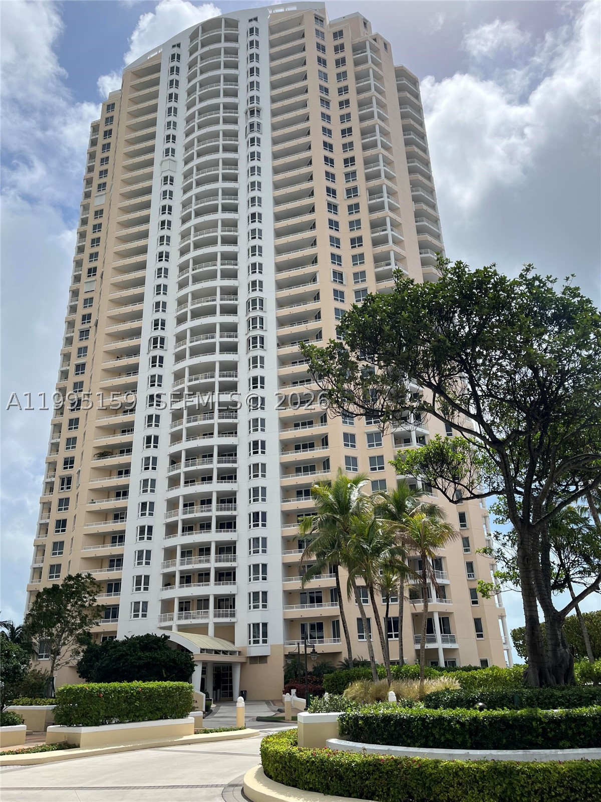 808 Brickell Key Dr #2002, Miami FL 33131