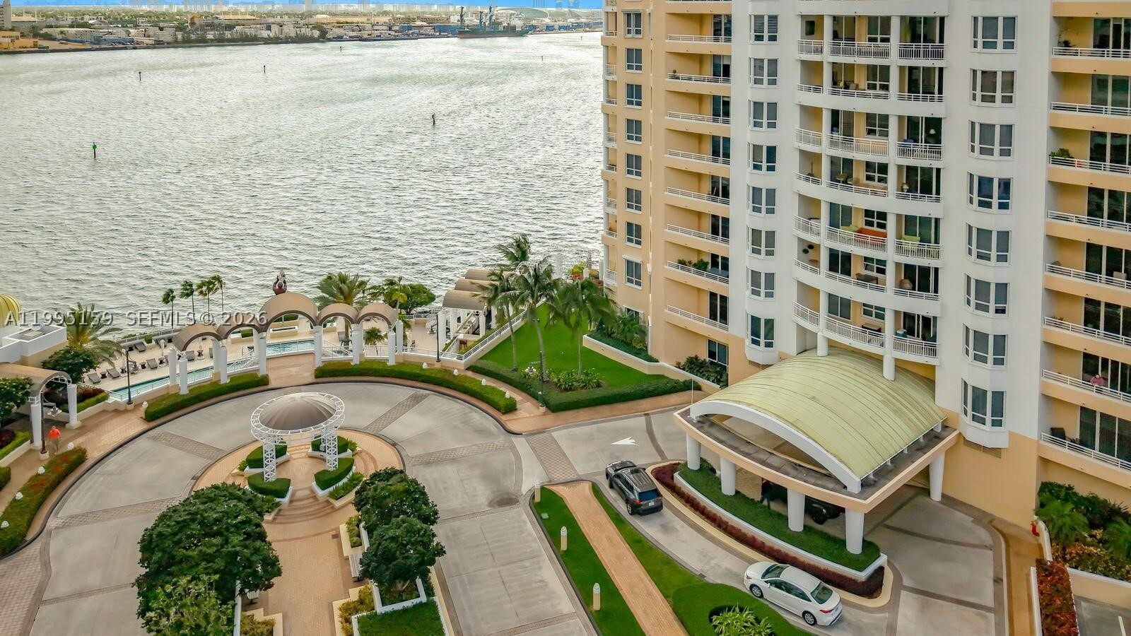 808 Brickell Key Dr #2002, Miami FL 33131