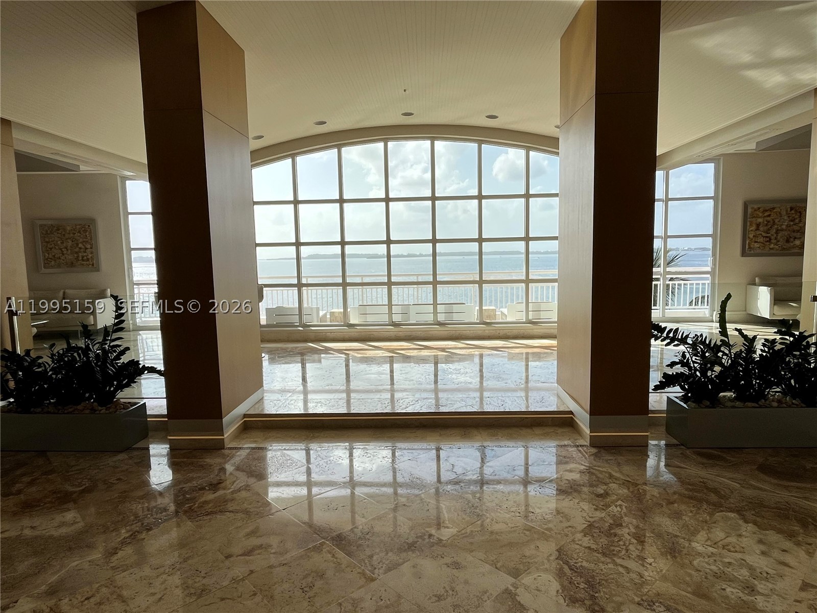 808 Brickell Key Dr #2002, Miami FL 33131