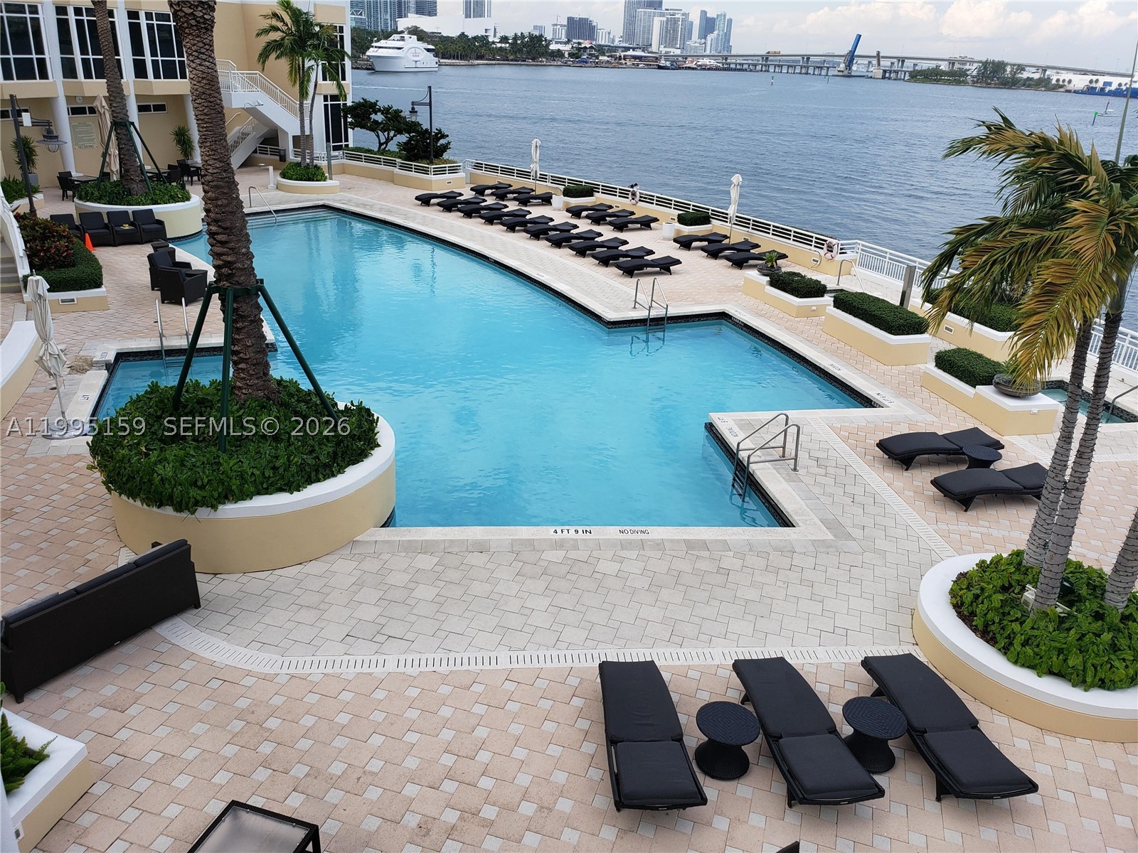 808 Brickell Key Dr #2002, Miami FL 33131
