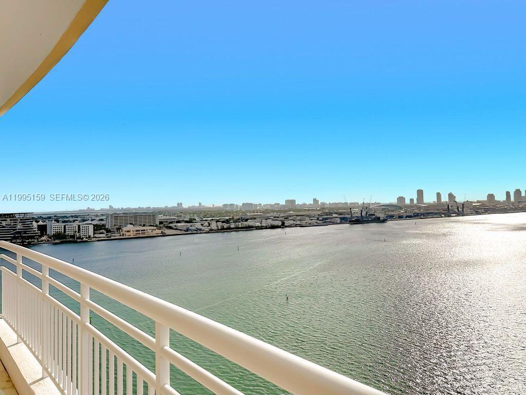 808 Brickell Key Dr #2002, Miami FL 33131