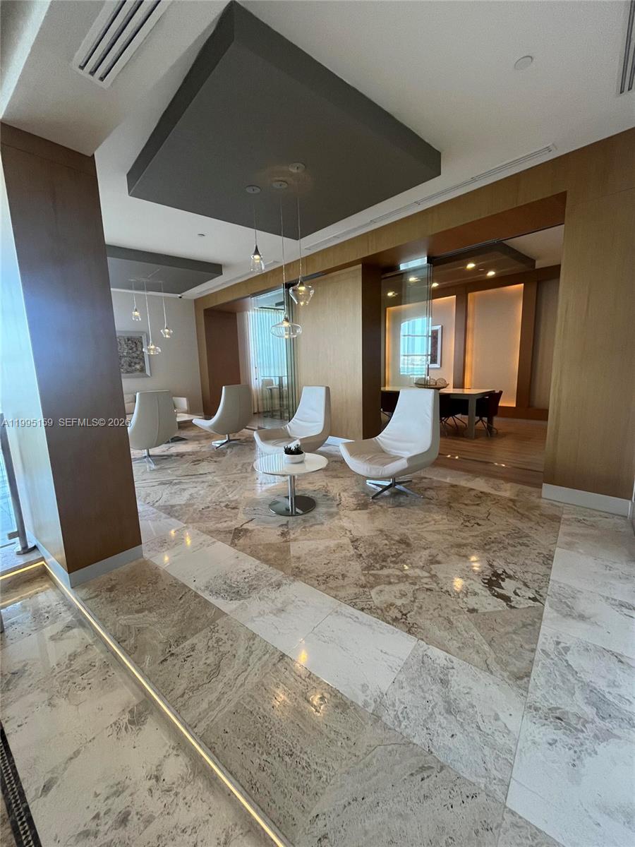 808 Brickell Key Dr #2002, Miami FL 33131
