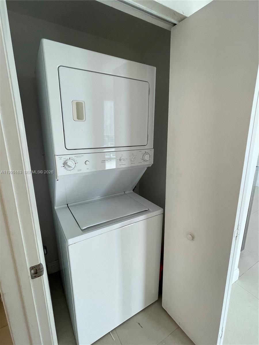 90 SW 3RD STREET #1809, Miami FL 33130