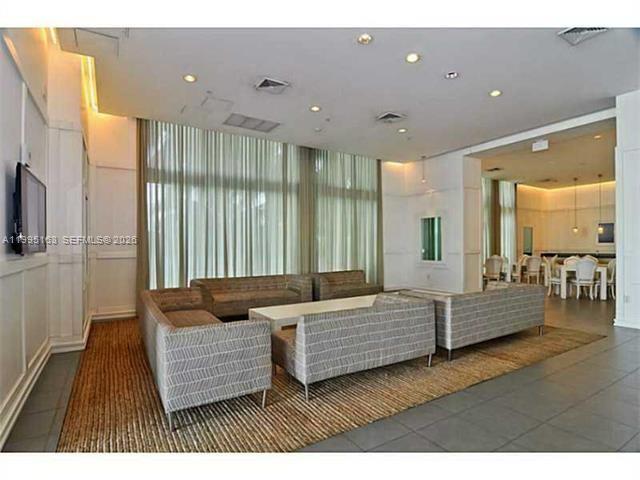 90 SW 3RD STREET #1809, Miami FL 33130
