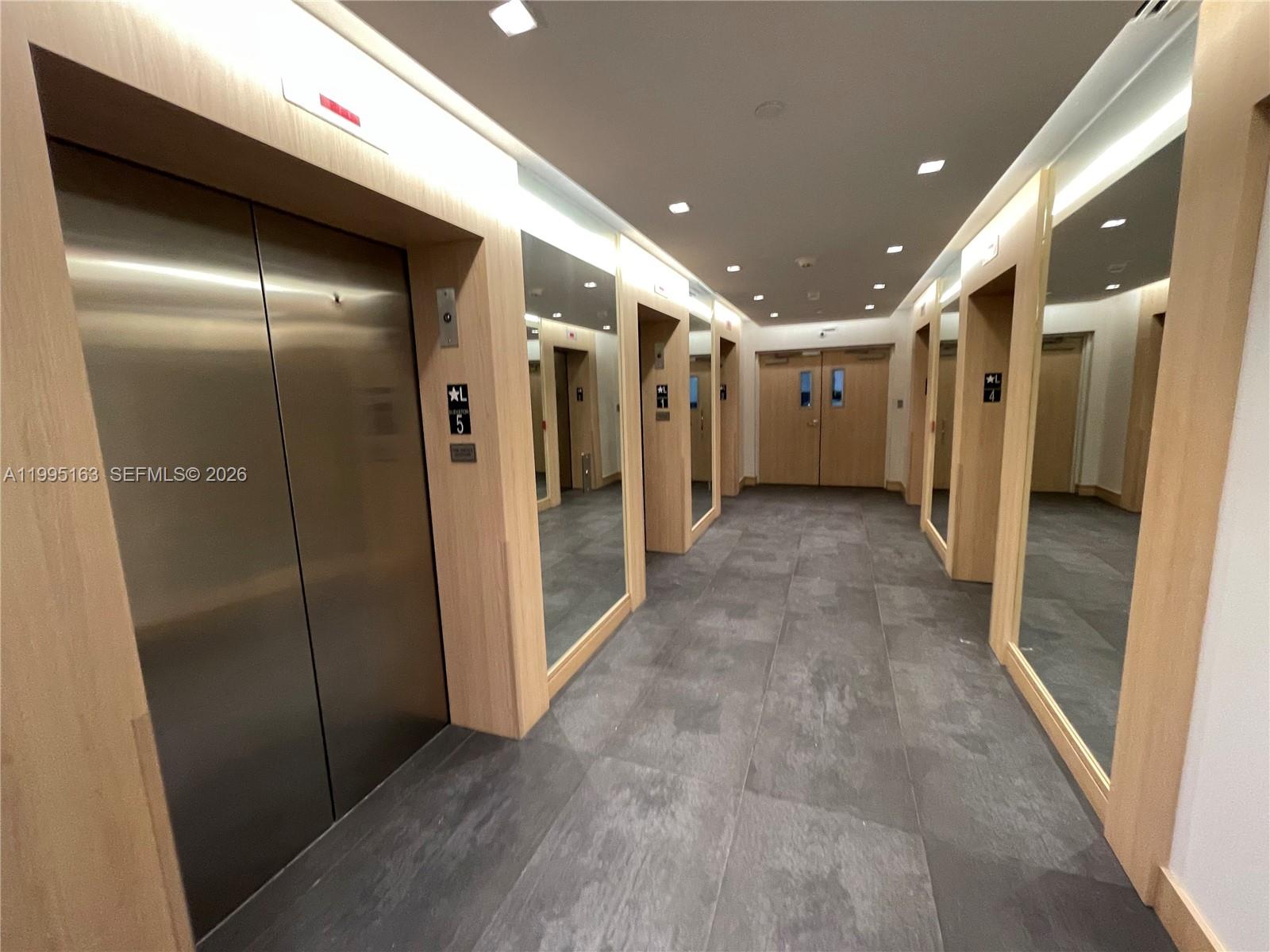 90 SW 3RD STREET #1809, Miami FL 33130