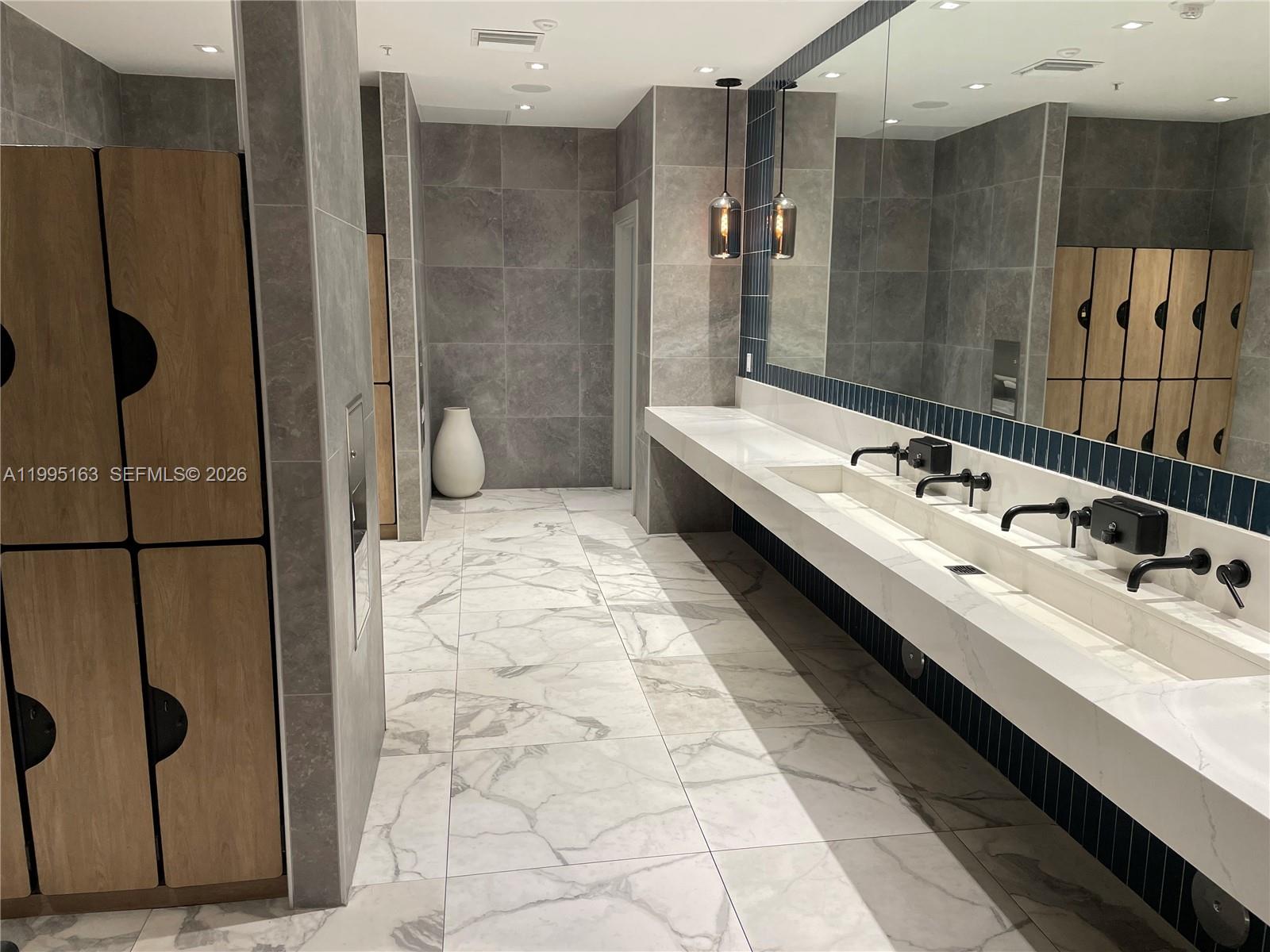 90 SW 3RD STREET #1809, Miami FL 33130
