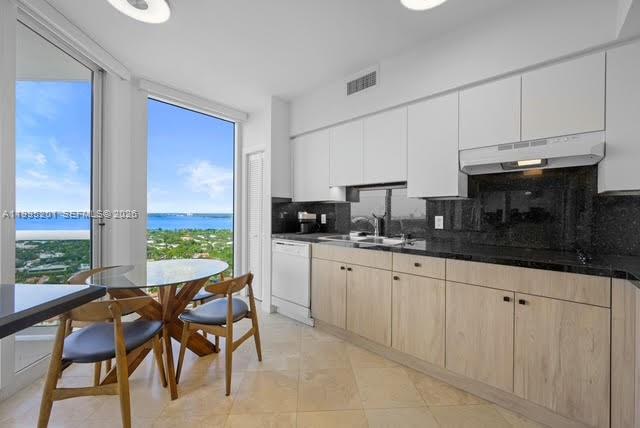 4779 Collins Ave #3206, Miami Beach FL 33140