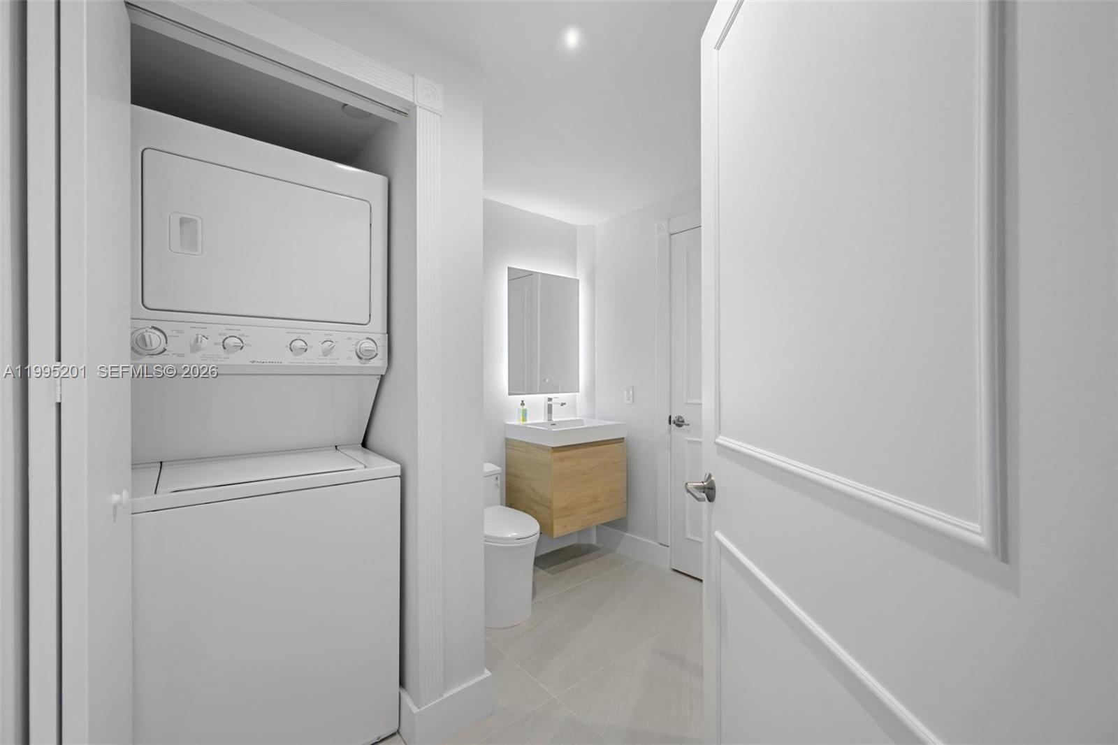 4779 Collins Ave #3206, Miami Beach FL 33140