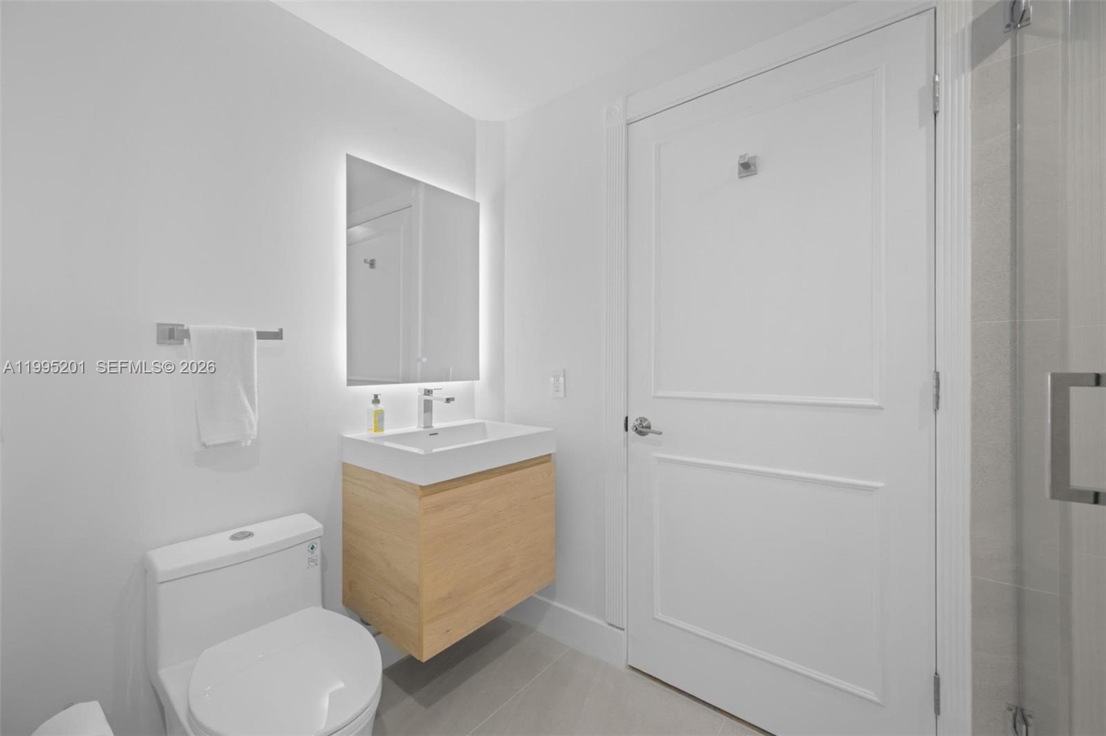 4779 Collins Ave #3206, Miami Beach FL 33140