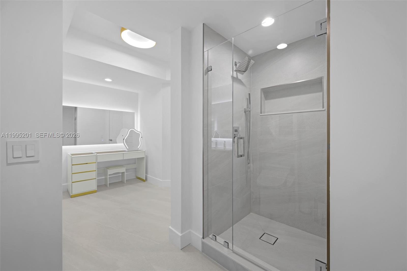 4779 Collins Ave #3206, Miami Beach FL 33140