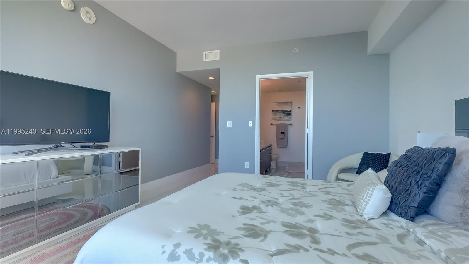 253 NE 2nd St #3509, Miami FL 33132