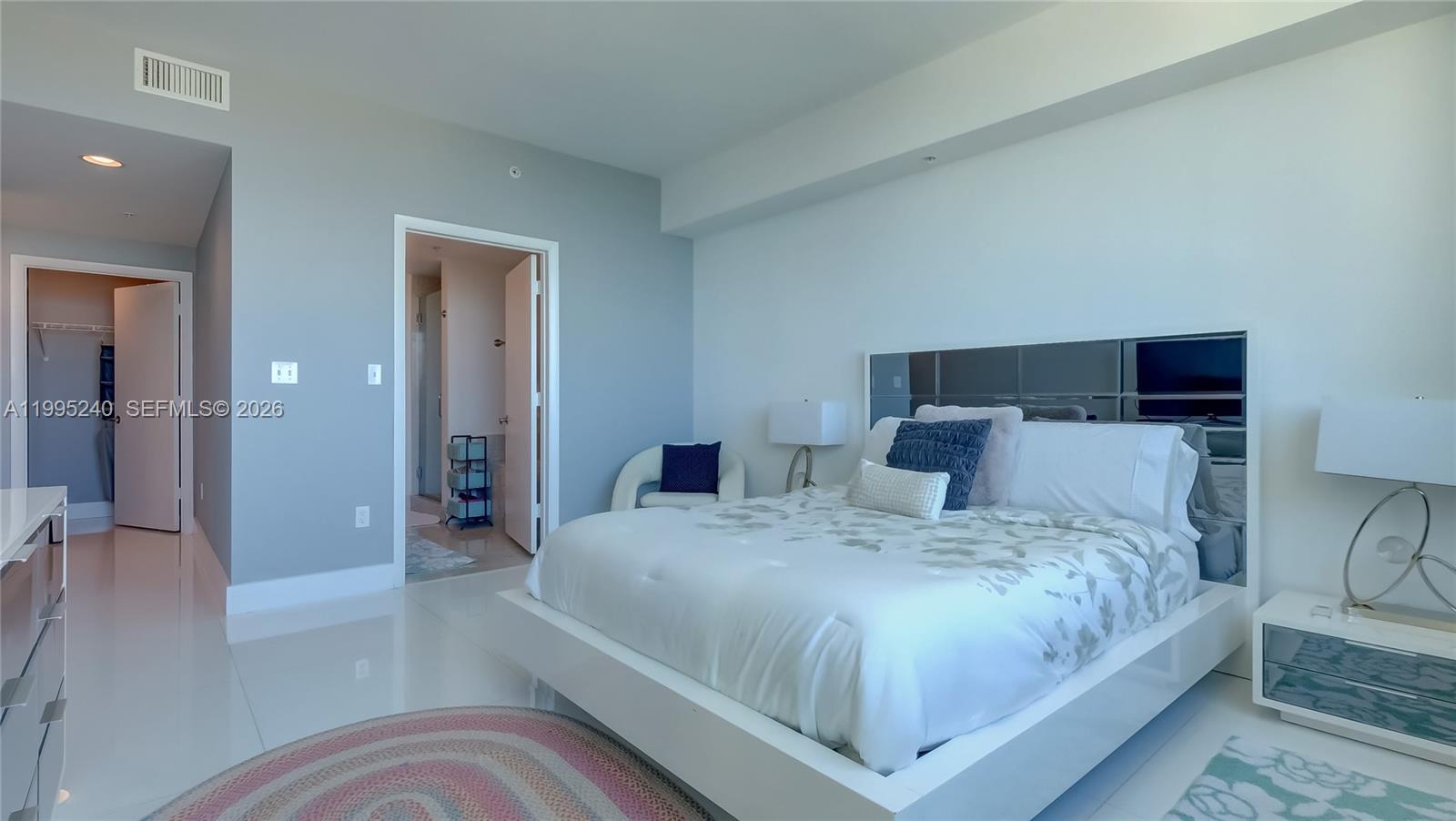 253 NE 2nd St #3509, Miami FL 33132