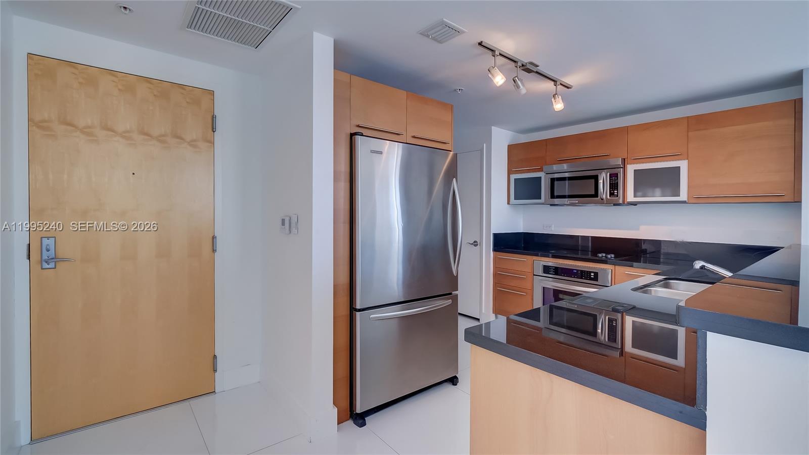 253 NE 2nd St #3509, Miami FL 33132