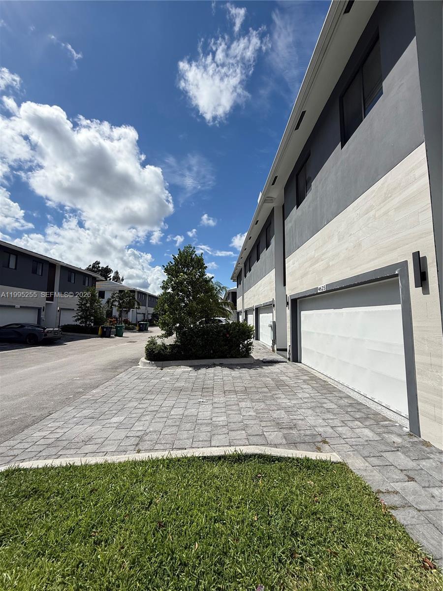 4631 SW 32nd Ave #4C, Dania Beach FL 33312