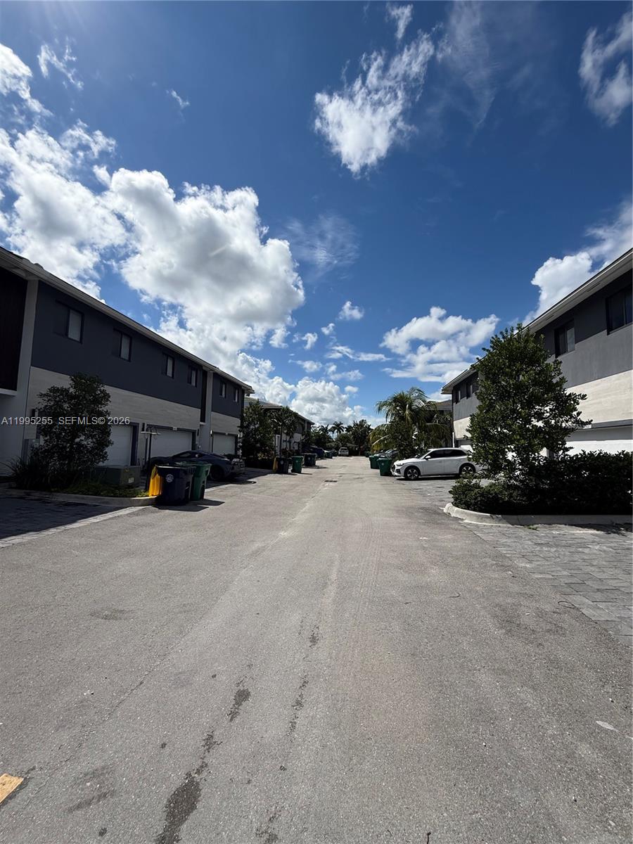 4631 SW 32nd Ave #4C, Dania Beach FL 33312