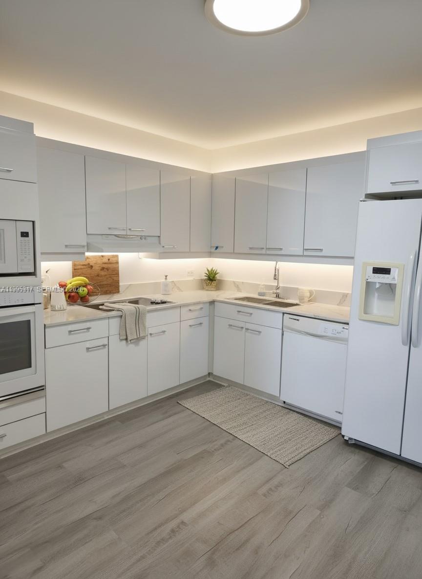 8855 Collins Ave. Oceanfront direct #4C, Surfside FL 33154