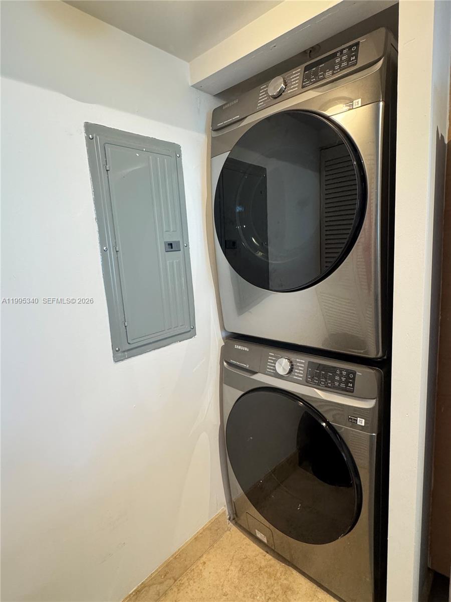 31 SE 5th St #1402, Miami FL 33131