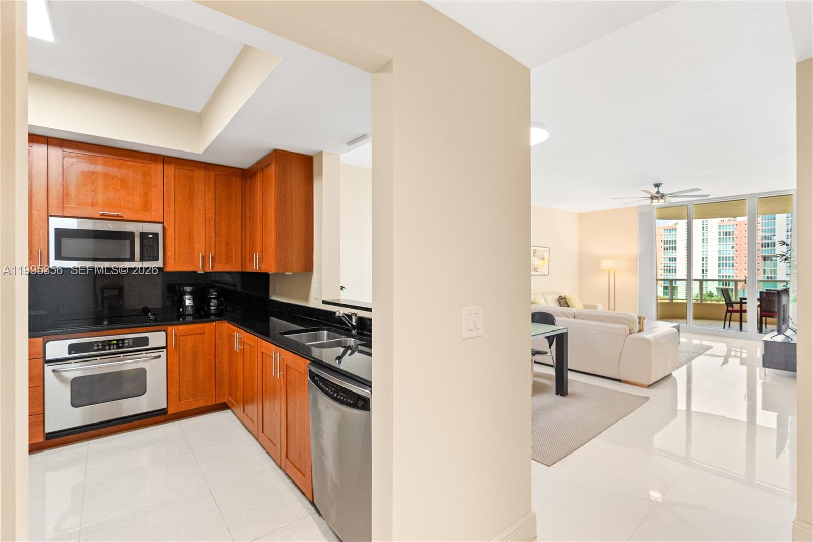 3340 NE 190th St #1004, Aventura FL 33180