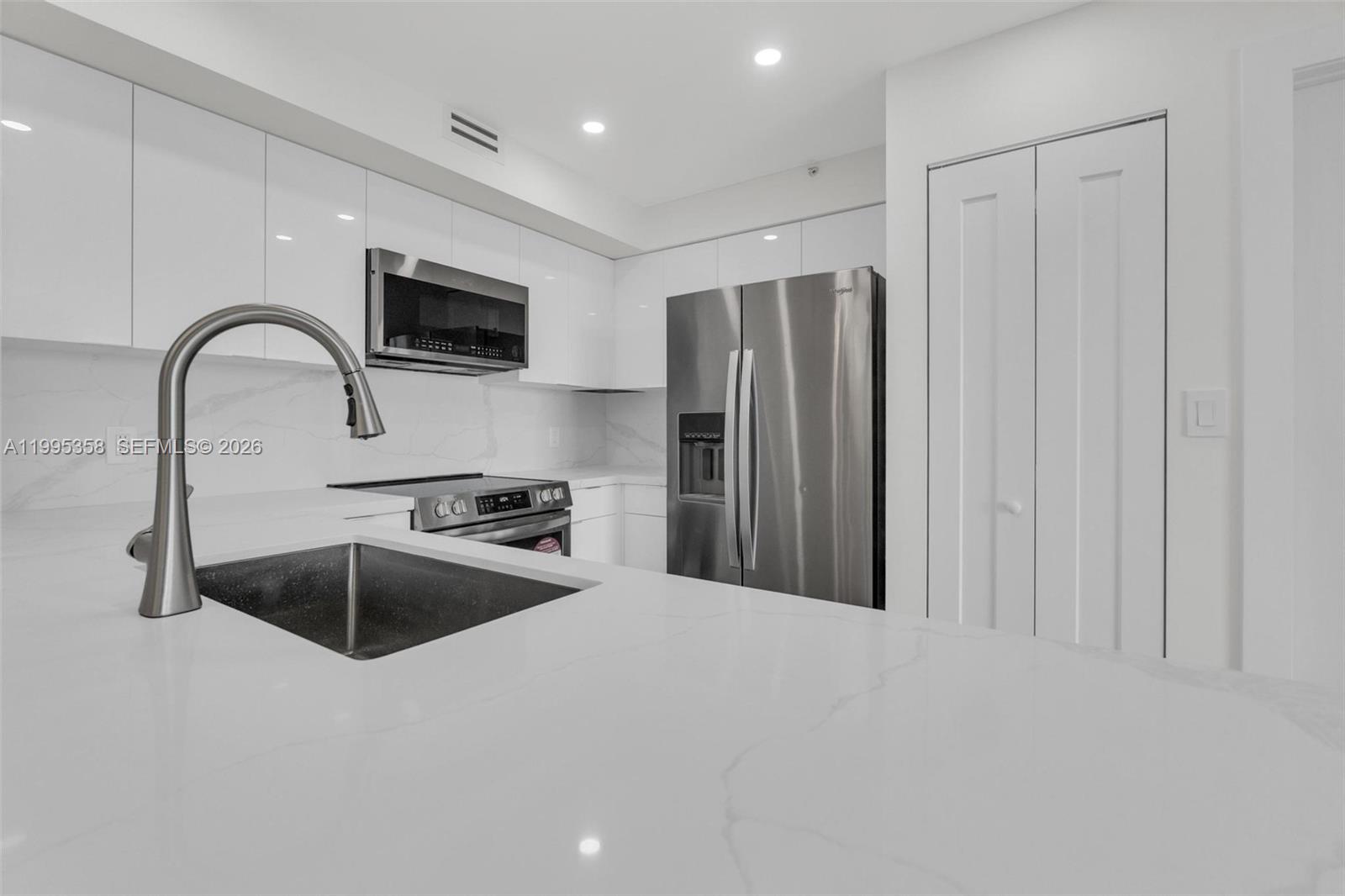 1155 Brickell Bay Dr #2308, Miami FL 33131