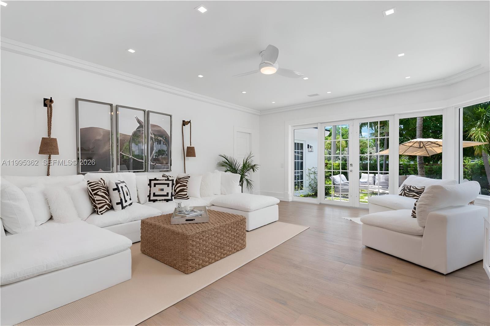 2575 Pine Tree Dr #., Miami Beach FL 33140