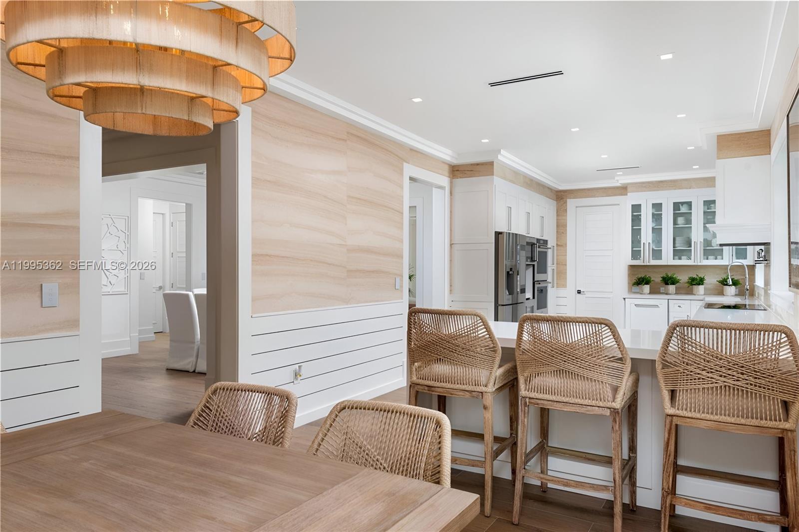 2575 Pine Tree Dr #., Miami Beach FL 33140
